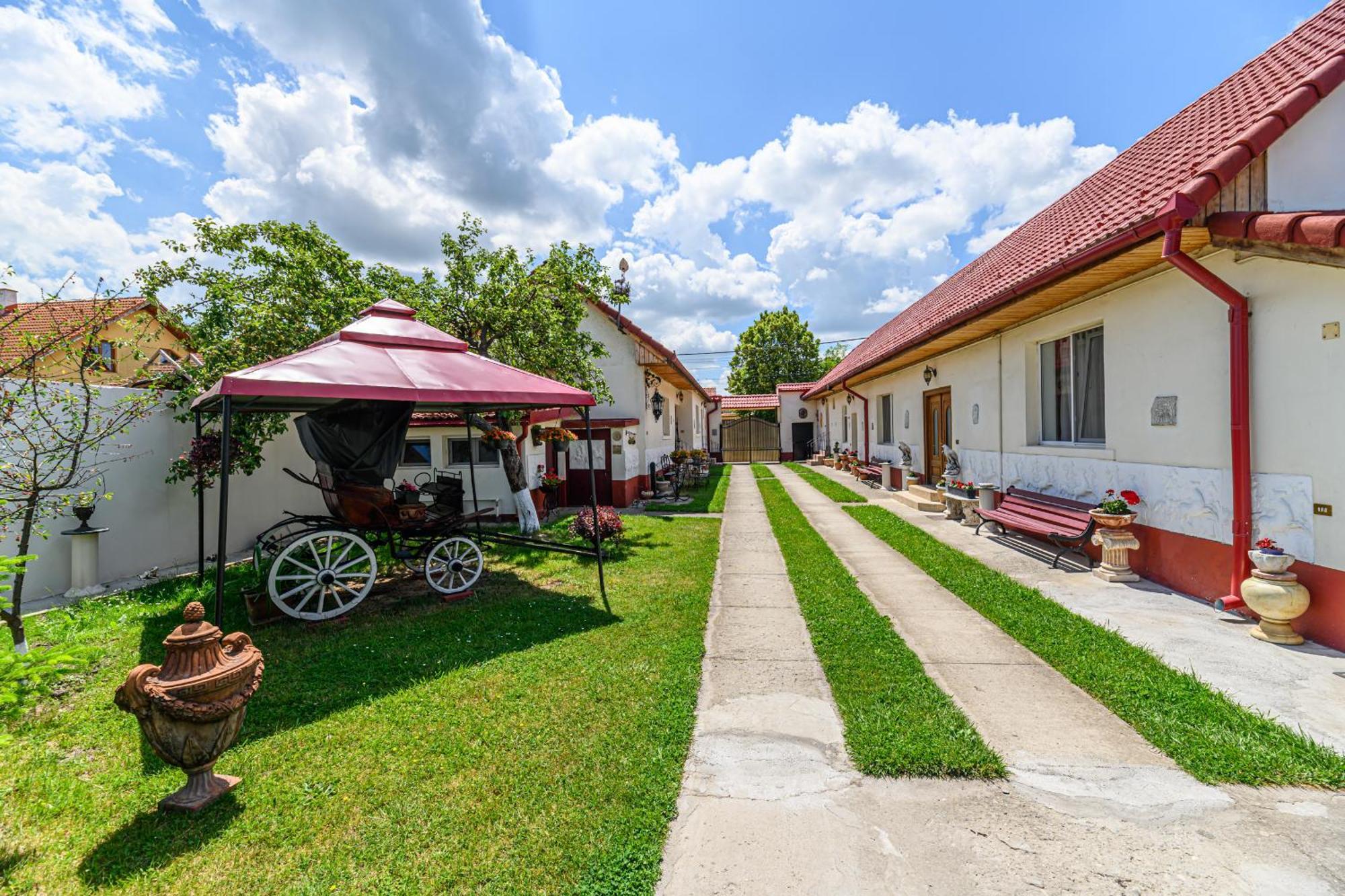 Pensiunea Roma Antica Hărman Екстериор снимка